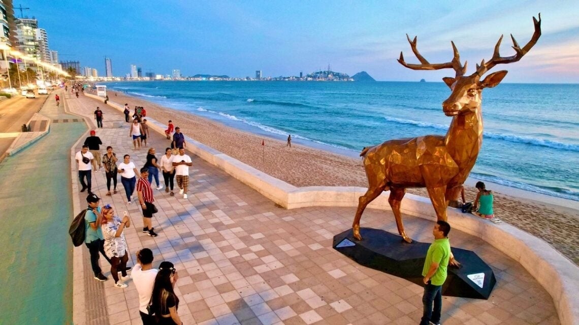 Escultura Venado Mazatlán