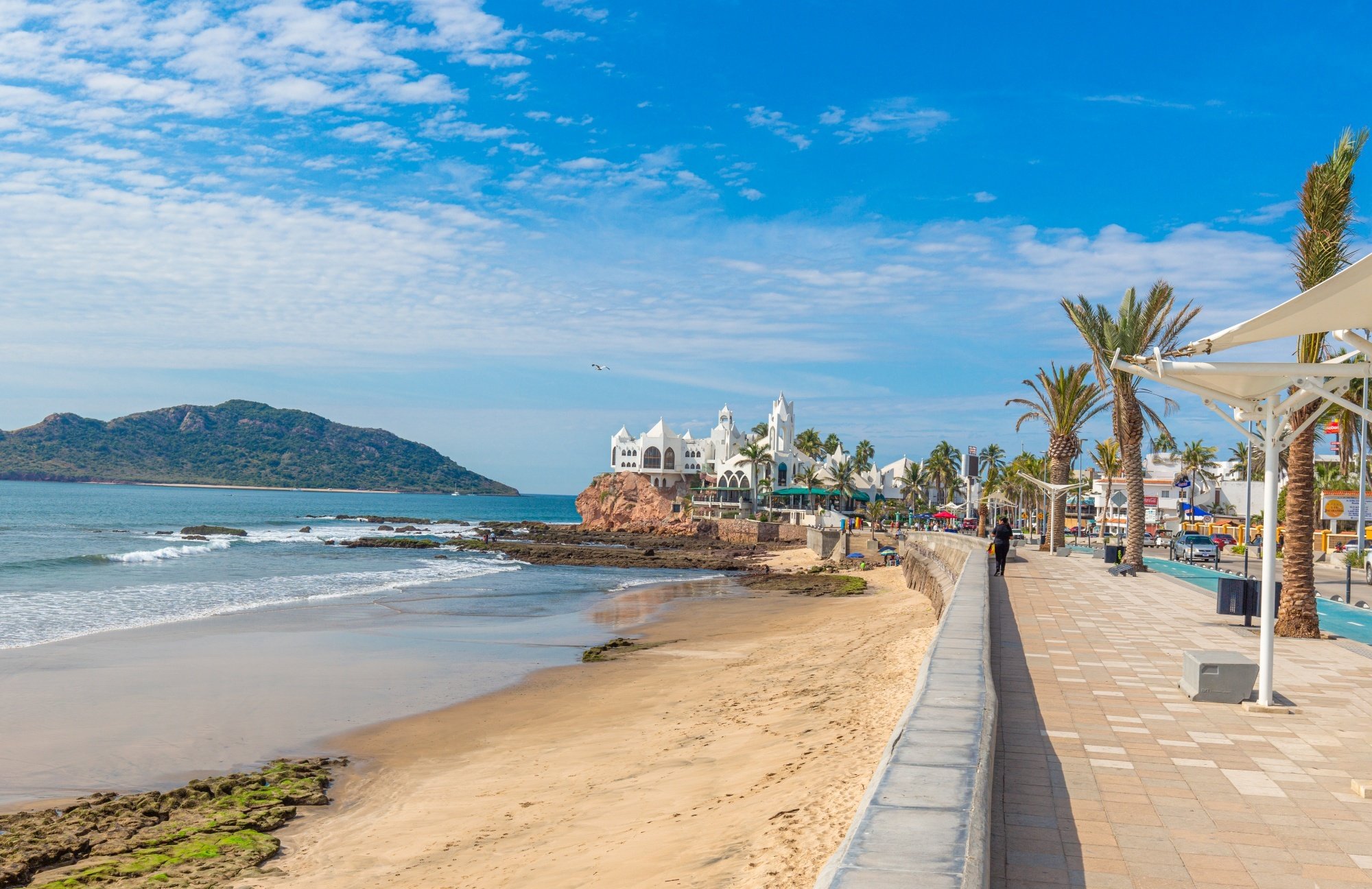 La ubicación estratégica, sobre el malecón frente al mar sumada a un portafolio de amenidades premium, hace de este proyecto una decisión respaldada por la rentabilidad, exclusividad y plusvalía sostenida