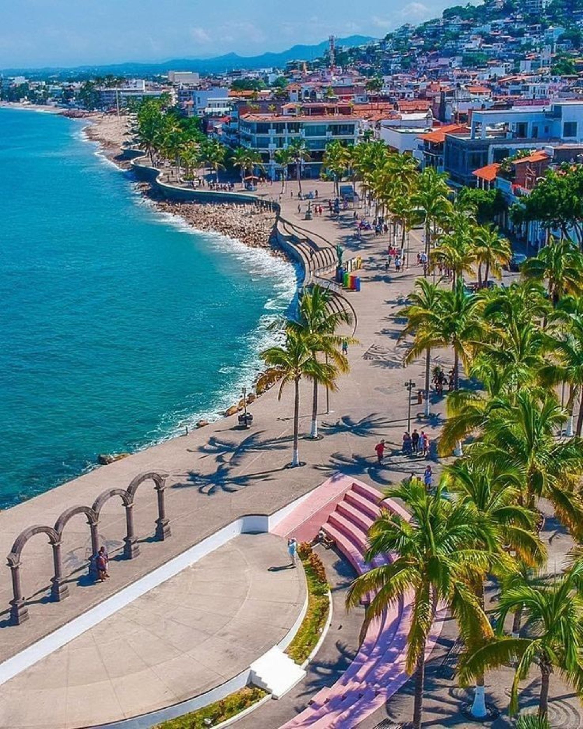 Malecon Puerto Vallarta arcos