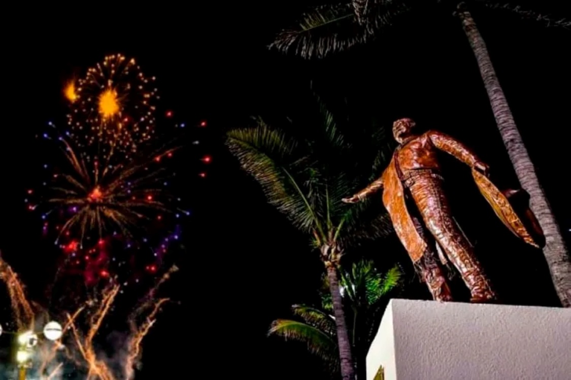 estatua jose alfredo jimenez mazatlán