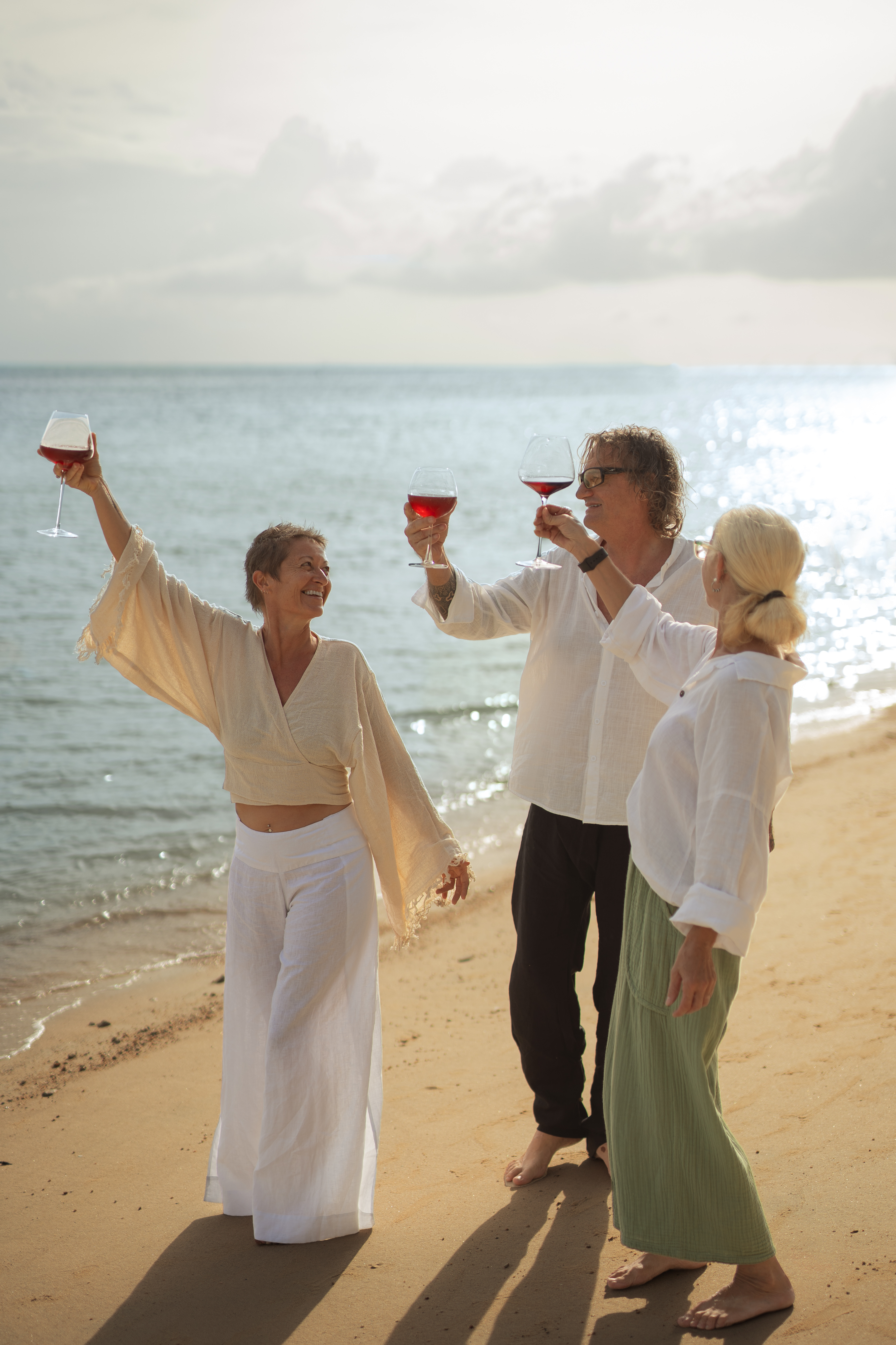 old-people-having-fun-beach